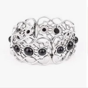 Very Versailles Black Bracelet